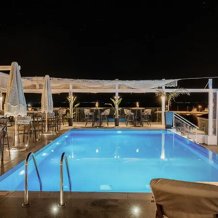 & فندق