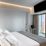 & 4* ギシオ