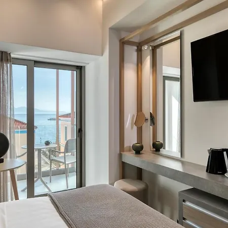 Hotel & 4*