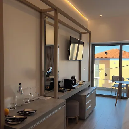 Hotel &