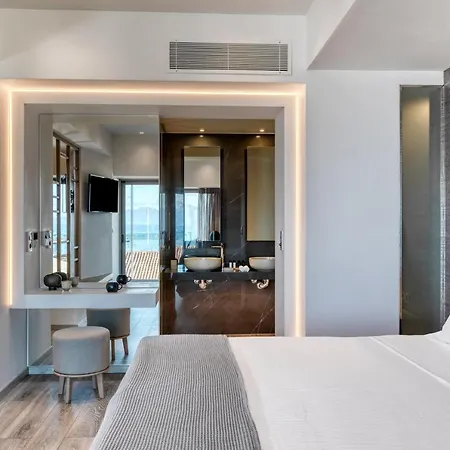 Hotel & 4*